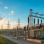 Subestación eléctrica de alta tensión conectada a la red nacional